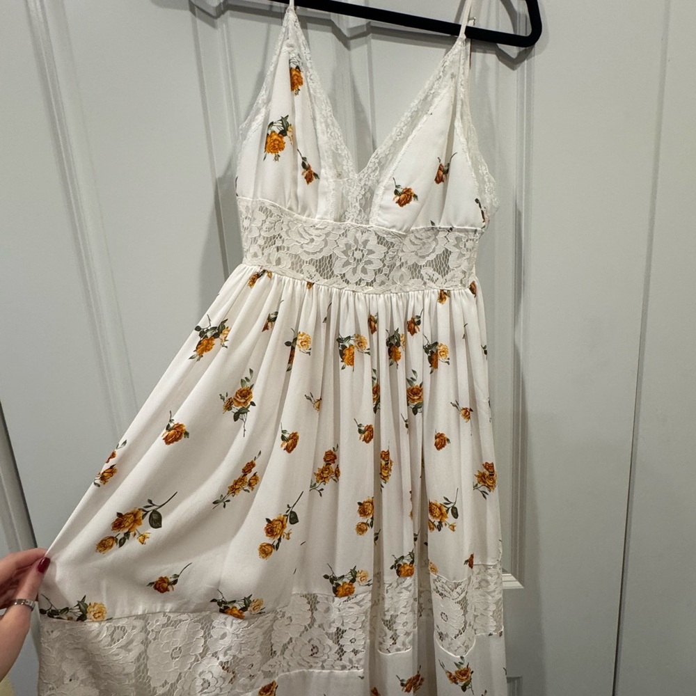 Forever 21 White Floral Maxi Dress